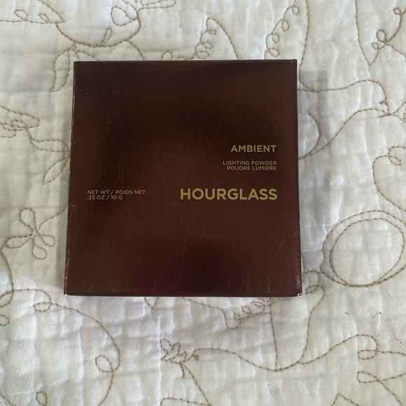 Brand new unused in box Hourglass ambient lighting powder - Picture 1 of 6